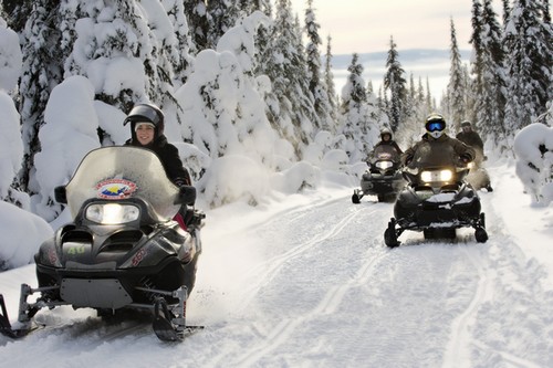 Snowmobile tour Sun Peaks - photo by Adam Stein