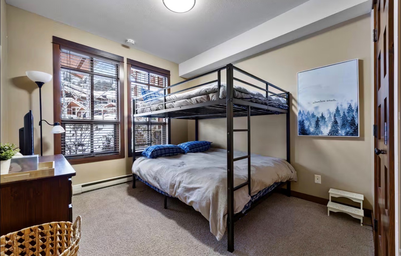 stones 2nd bedroom bunkbed
