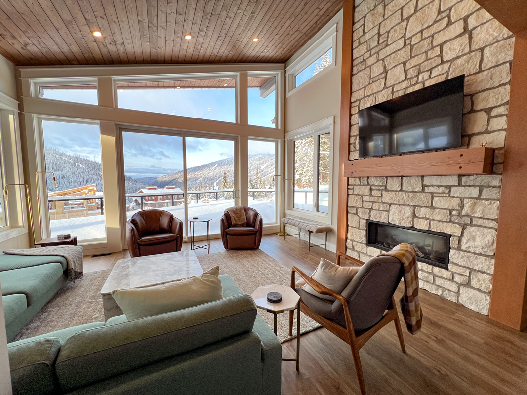 Aurora Ridge Living Room, fireplace and views