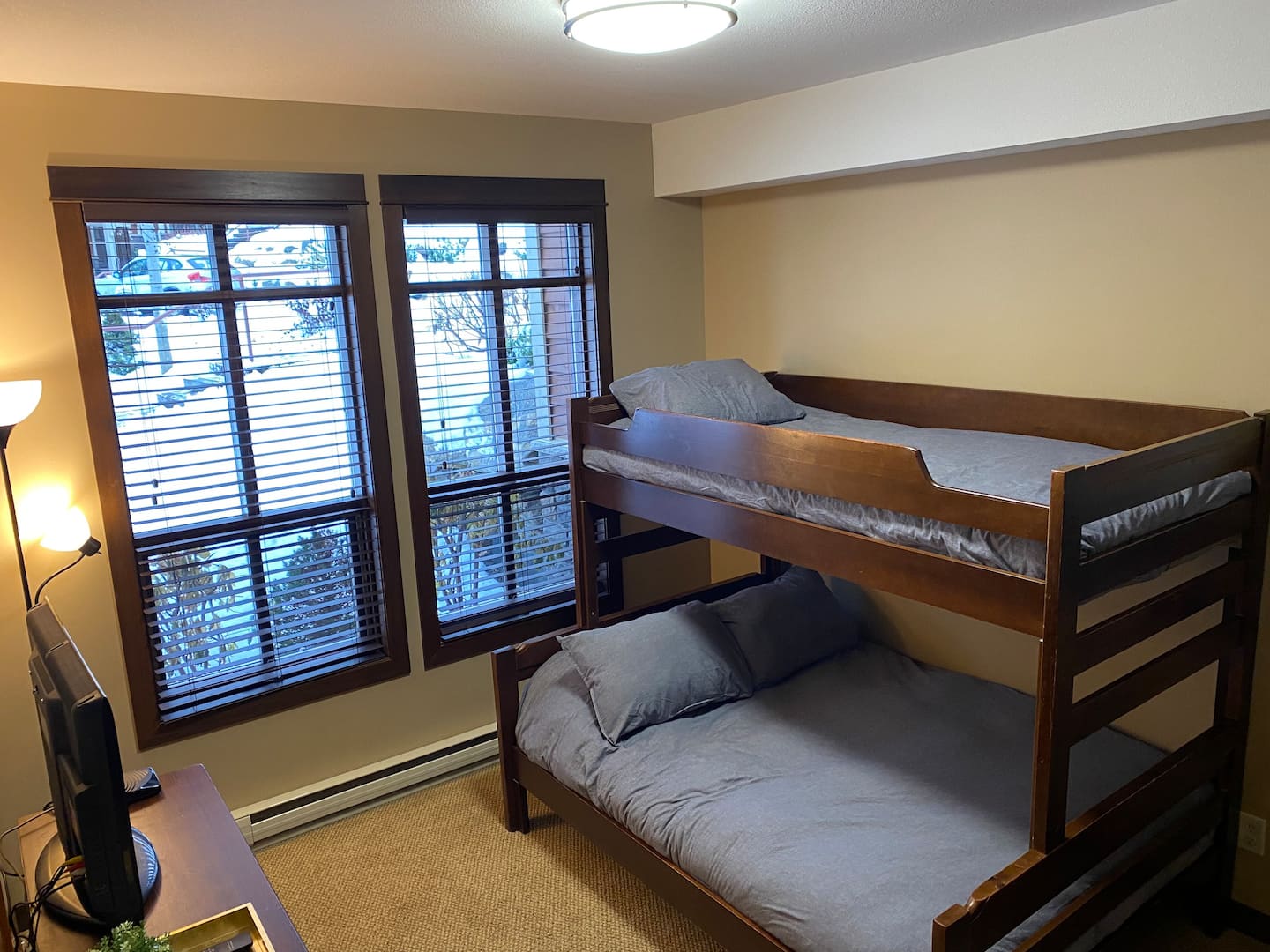 Stone's Throw condo with single over double bunk