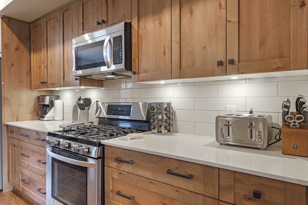 Luxurious kitchen at Echo Landing Sun Peaks vacation rental