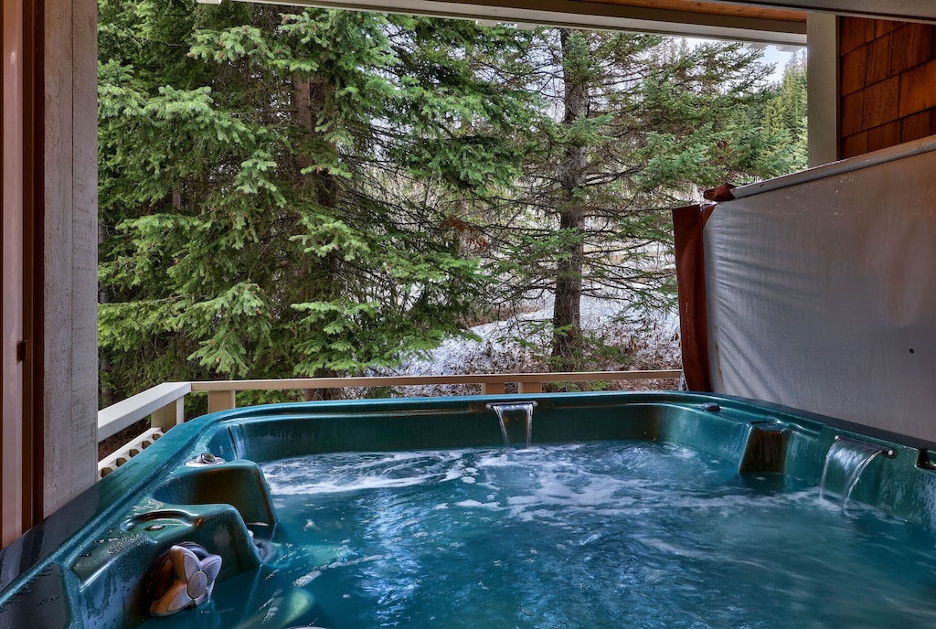 Settler's Crossing Vacation Rental Hot tub