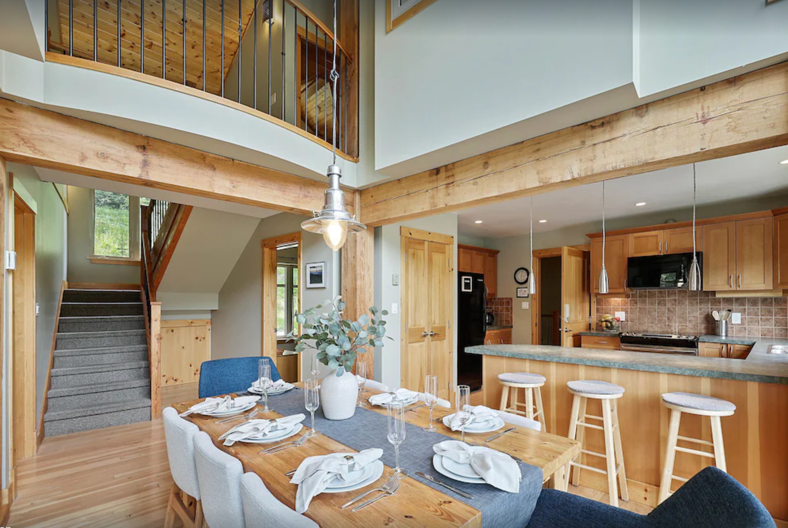 Silver Stag Chalet - Best Sun Peaks ski chalet