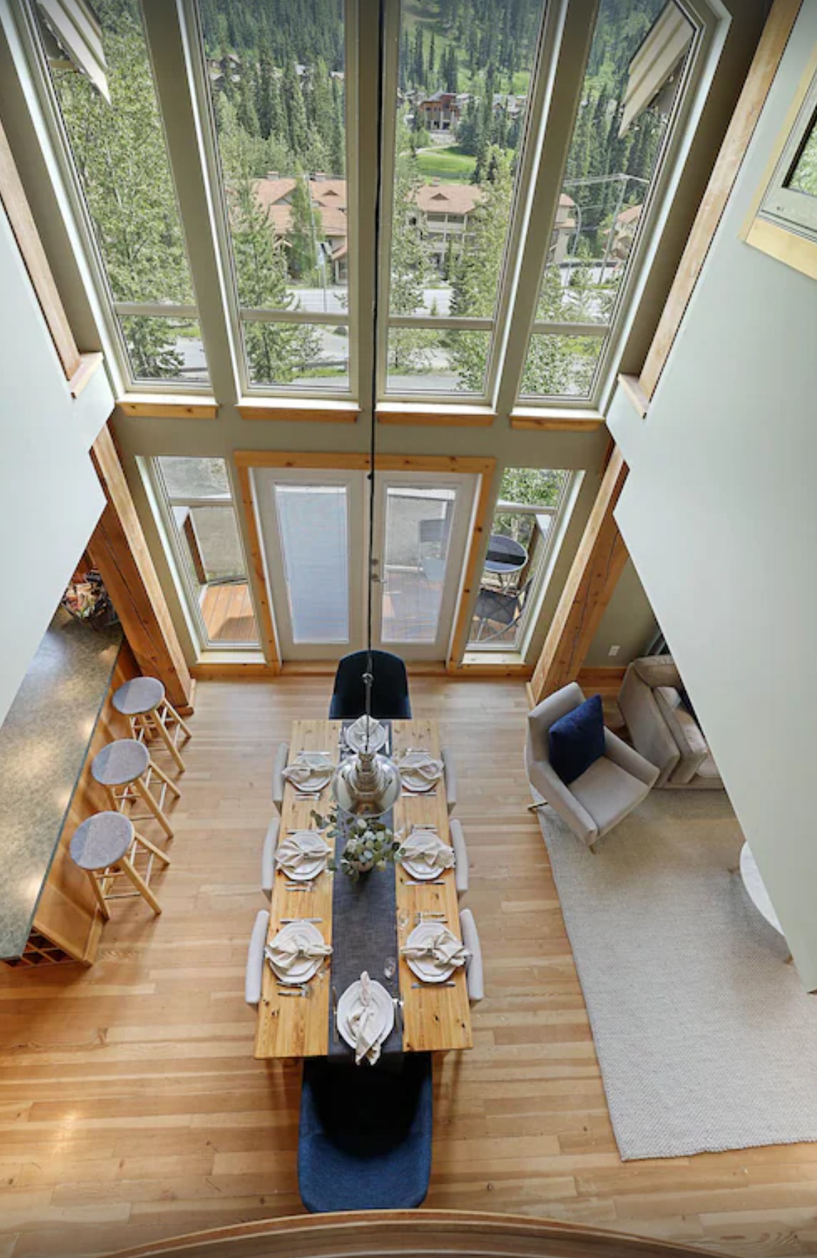 Silver Stag Chalet - vaulted ceilings