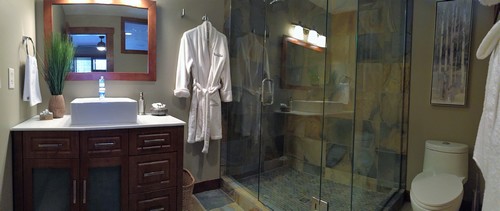 Luxurious, newly renovated Trappers Landing Sun Peaks ensuite
