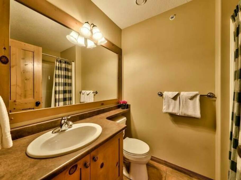 Sun Peaks Crystal Forest ensuite bathroom